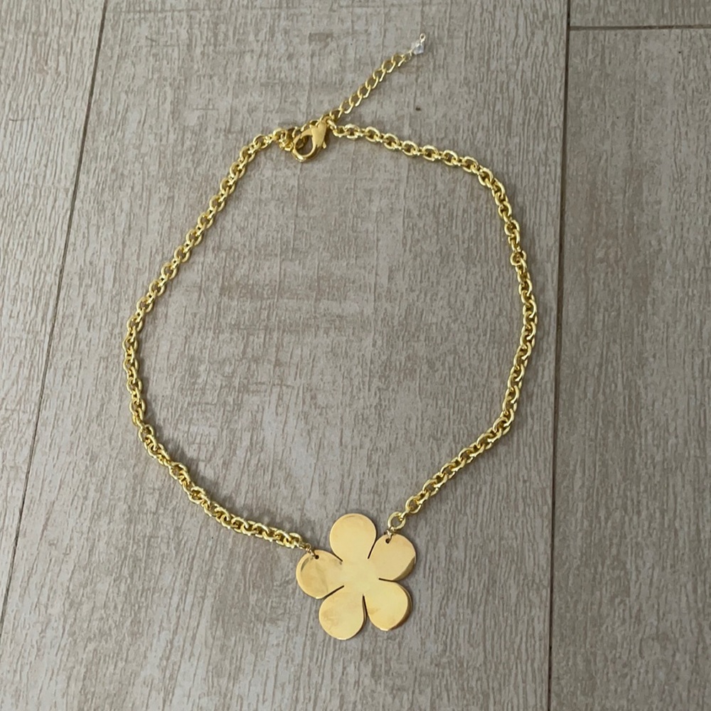 Flower Gold Chocker Necklace